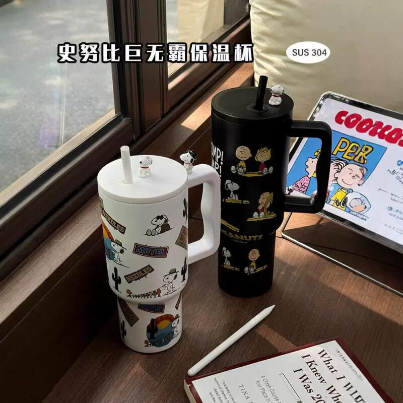 Car Accessories In Japan - Nieuwe Snoopy Handvat Auto Tumbler Grote